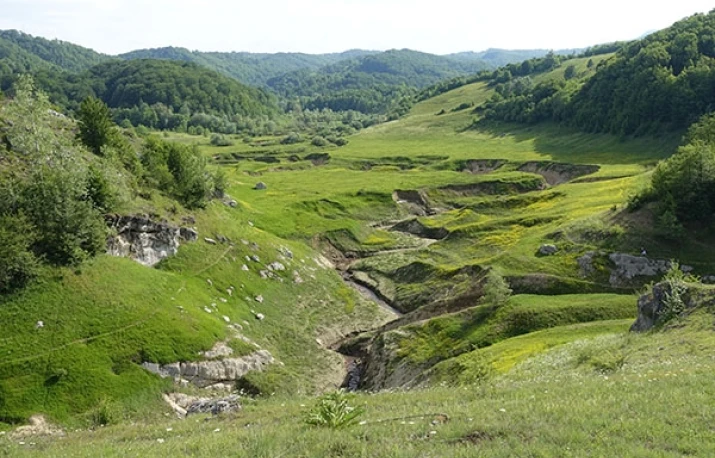 Ponoarele, între sacru și profan