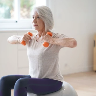 Cum vă mențineți activi când suferiți de artrită