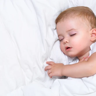 Cele mai invocate mituri privind somnul bebelușilor