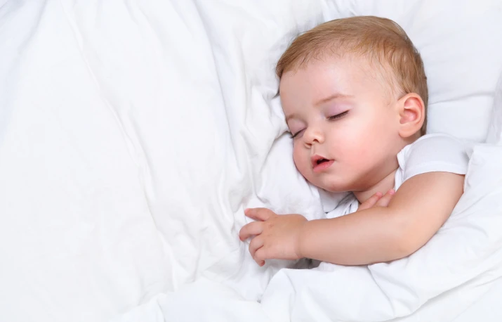 Cele mai invocate mituri privind somnul bebelușilor