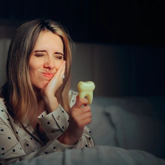 Durerea de dinți noaptea – remedii naturale