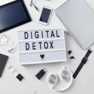 Comportamentele în online şi filtrarea mesajelor digitale pentru sӑnӑtate