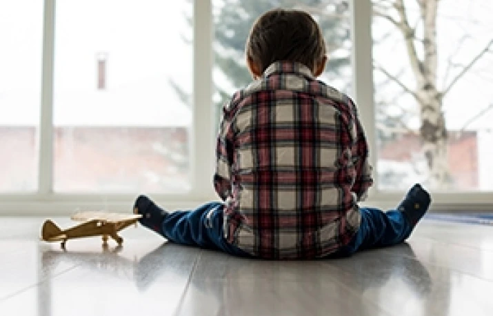 SUA: Unul din 45 de copii prezinta caracteristici din spectrul autist
