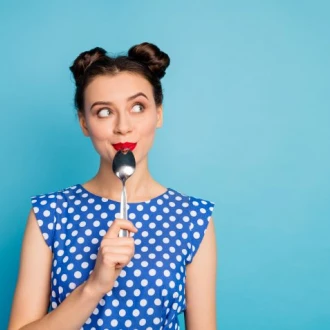 Alimentația pe fond emoțional – cum o recunoaștem și tehnici de gestionare