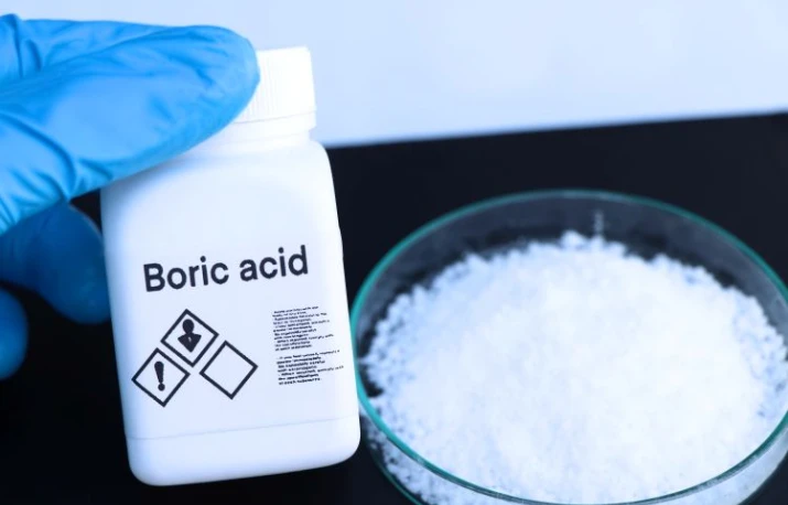 Acid boric: 7 lucruri pe care trebuie să le știi înainte de a-l folosi