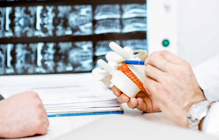 HERNIA DE DISC – SOLUȚII FĂRĂ OPERAȚIE