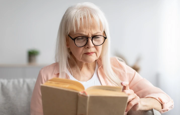 Presbiopia – un semn al înaintării în vârstă de neignorat