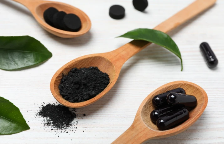 8 întrebuințări ale cărbunelui medicinal în farmacia de acasă