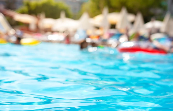 Ce boli poți lua de la piscină