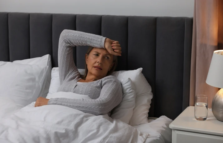Gura uscată și schimbările hormonale din menopauză